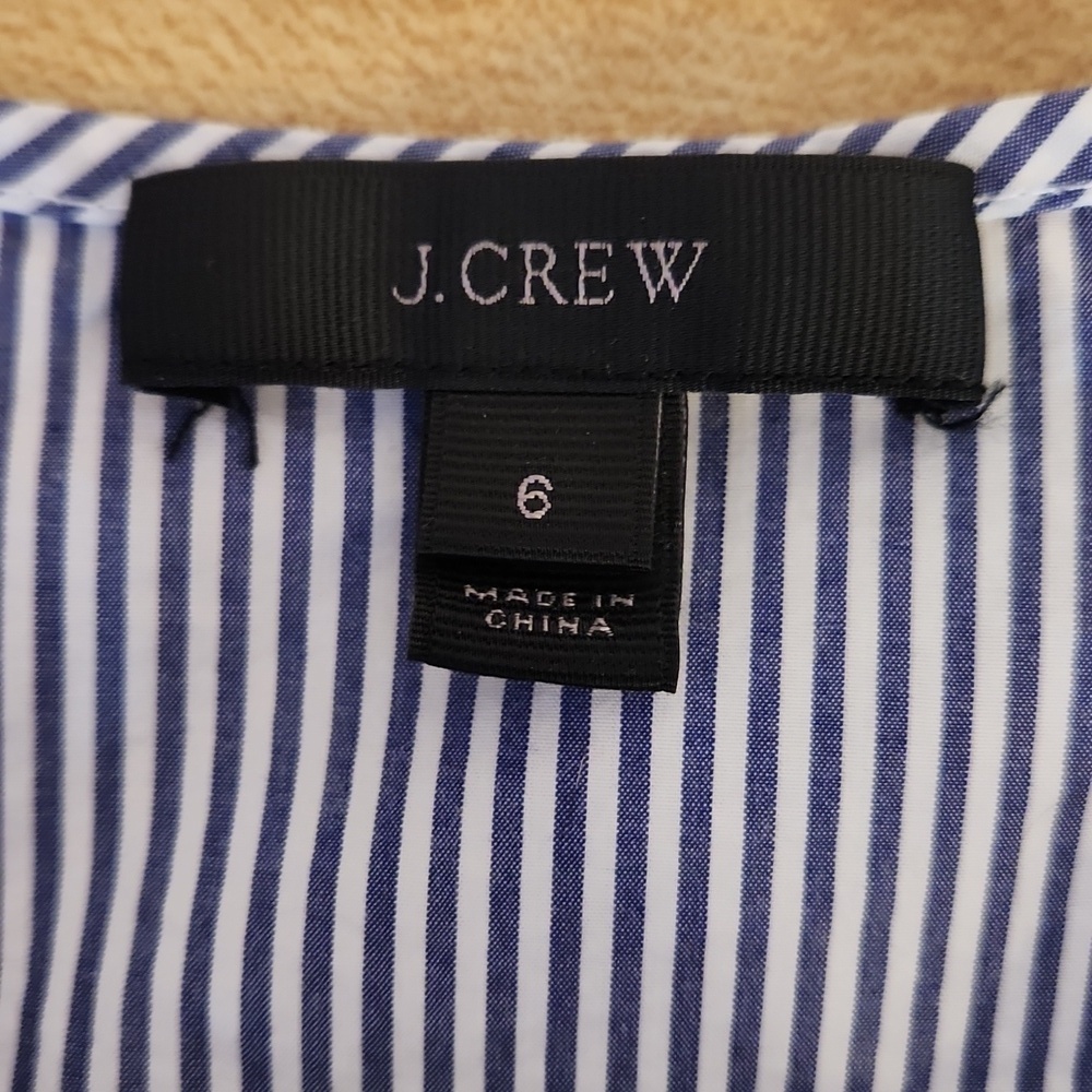 J CREW Striped Sleeveless Top with a Ruffle detail, White & Blue, size 6 - Picture 8 of 9
